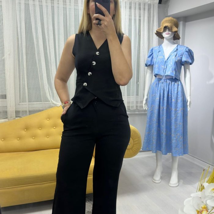 Asimetrik Düğme Detaylı Siyah Takım Elbise