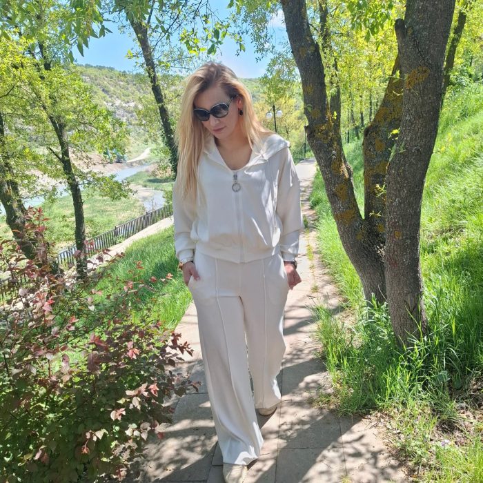 Beyaz Yumuşak Saten Doku Eşofman Takımı